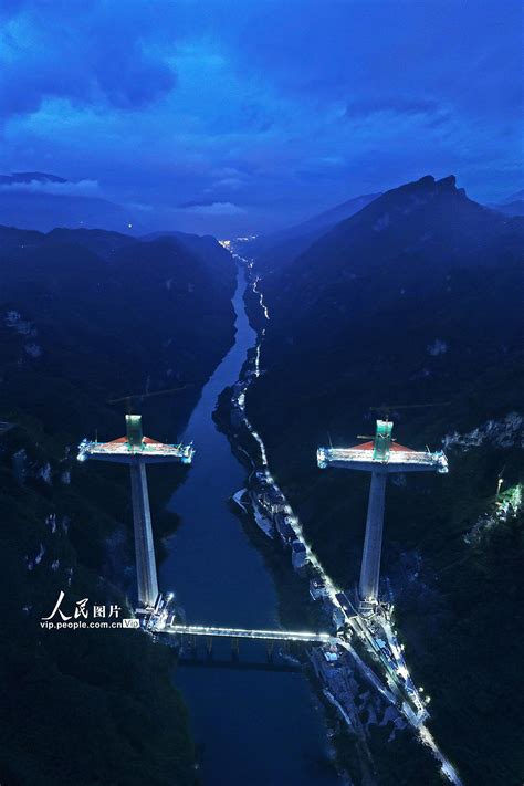 重庆彭水：大桥建设忙-人民图片网