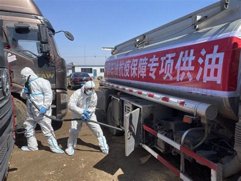 中国石油辽宁销售锦州分公司护航战疫货车