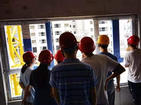 蓝帽子工地是什么职位（建筑工地帽子颜色代表什么？）_斜杠青年工作室