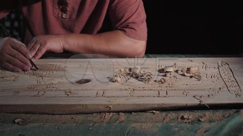 4个木雕作品的制作过程曝光，就像是直接从木块中，拿出来一样|玫瑰花|木雕|步骤_新浪新闻