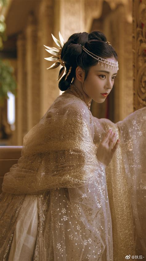 林源《王的女人》花倾国图片