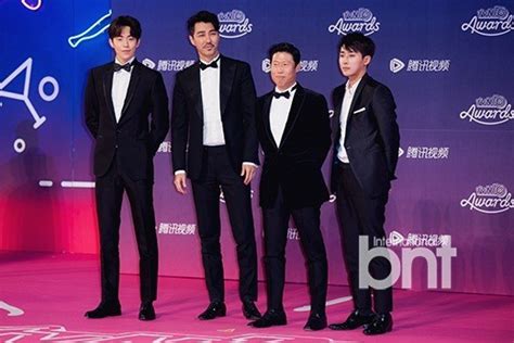 韩国tvN十周年庆典颁奖典礼“tvN10 Awards”亮相红毯仪式-新闻资讯-高贝娱乐
