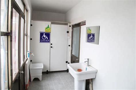 老外教你怎么使用中国的蹲厕 中国式厕所名扬天下_旅游频道_凤凰网