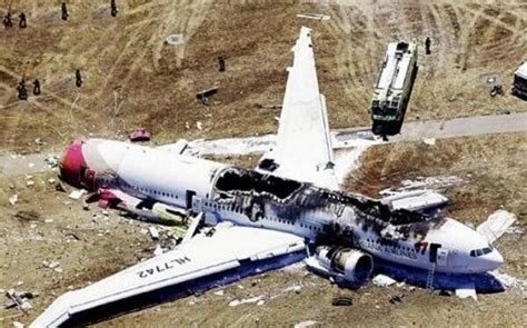 南方航空242空难，飞机迫降公路，结果在小区旁坠毁，纪录片解说