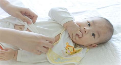 洗PP换尿布 男宝女宝有大不同 - 婴儿期护理保健