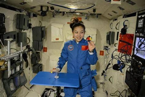 中国首位进入太空的女航天员，落地后就销声匿迹，原因令人心疼__财经头条
