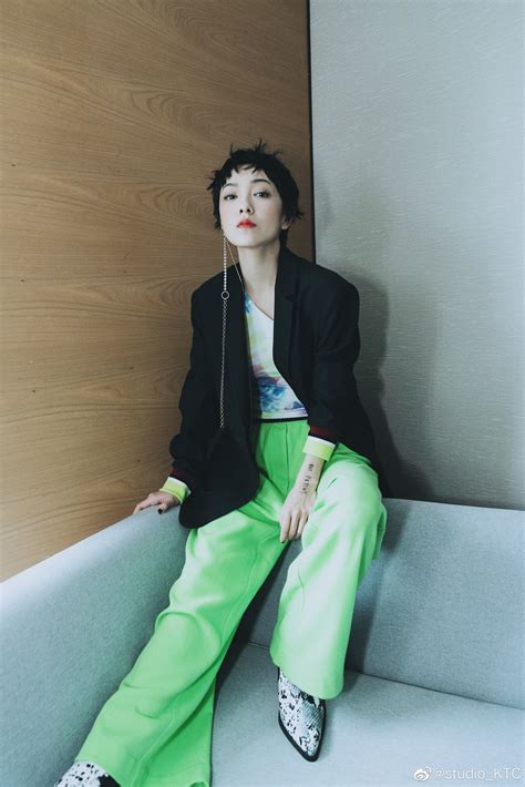 郭采洁妆容甜美女生头像