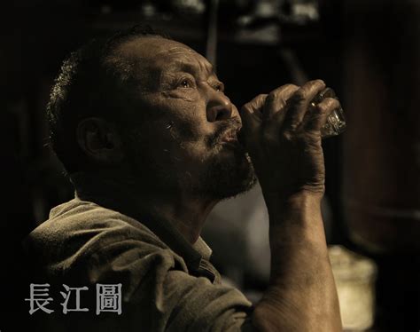 《长江图》发布首款预告 外媒赞其“最美中国电影”|长江图|杨超_凤凰娱乐