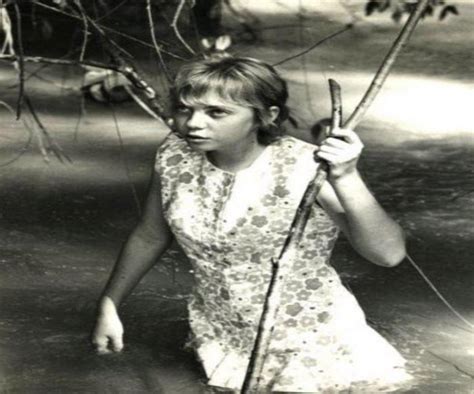 1971年：17岁少女遇空难从三千米高空坠落，生还后穿越亚马逊雨林