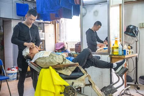 越南理发店一次988元，中国男游客旅游必去，排长队也要光顾_凤凰网视频_凤凰网
