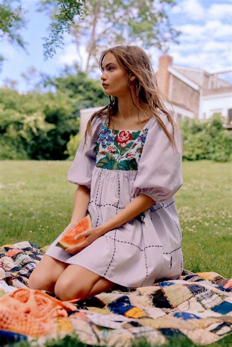 丹麦超模 Nina Marker出镜演绎Kimchi Blue 2019最新夏日系列。|超模|丹麦_新浪新闻