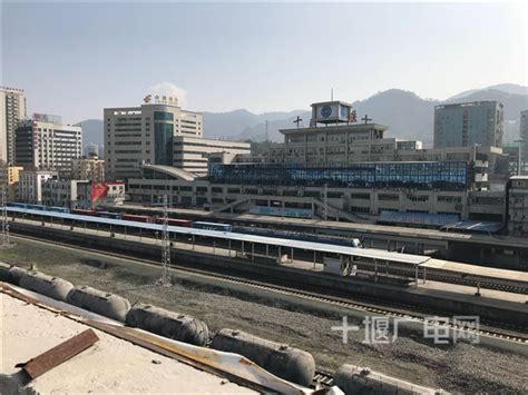 十堰火车站北广场建设工程预计11月30日竣工_长江云