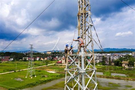 江西宜春：实施线路迁改 保障电力供应-人民图片网