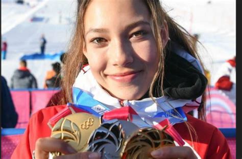 【2022冬奥冠军】谷爱凌：除了天赋，还有热爱|谷爱凌|自由式滑雪|冬奥会_新浪新闻