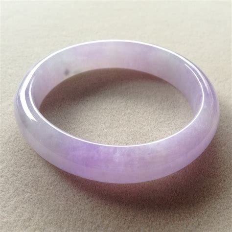 紫翡翠有多少种颜色 哪种颜色比较好 - 冰种玻璃种翡翠手镯挂件A货_翡翠原石种水等级划分鉴定价格多少钱，国翠世家珠宝