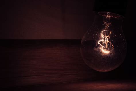 电灯泡是谁发明的,电灯泡安装,电灯泡的保养方法,电灯泡风水_齐家网