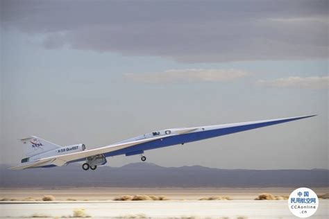 世界最大飞机完成首次飞行 将用于发射火箭