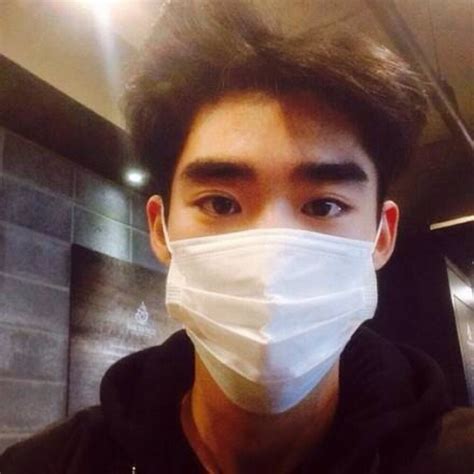 口罩男生头像图片