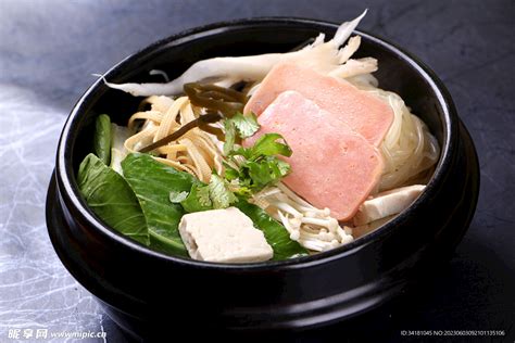 【砂锅三鲜米线的做法步骤图，怎么做好吃】杜昀蓉_下厨房