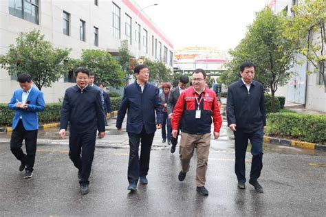 咸阳市委书记杨长亚考察咸阳东方雨虹(ORIENTAL YUHONG)-东方雨虹