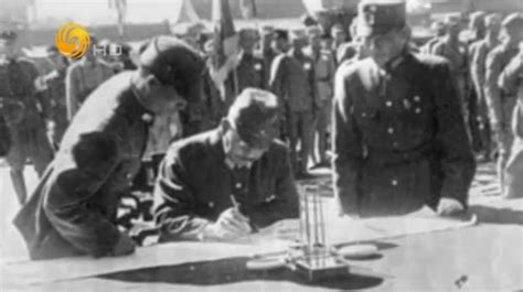 回顾1945年北平受降仪式：中国将领在接受日本投降时，民众欢声雷动_凤凰网视频_凤凰网