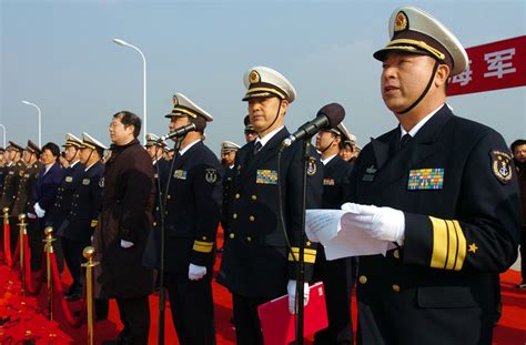 12月20日，中国海军副司令员丁一平（右一）在欢迎仪式上致辞_新浪图集_新浪网