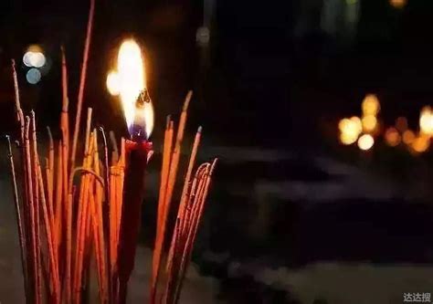 烧纸蜡烛祭奠_1920X1080_高清视频素材下载(编号:4324198)_实拍视频_光厂(VJ师网) www.vjshi.com