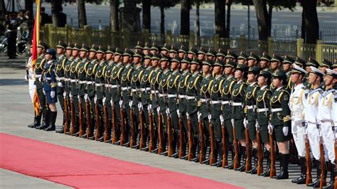1981年9月19日，人民解放军举行华北大演习 - 中国军网