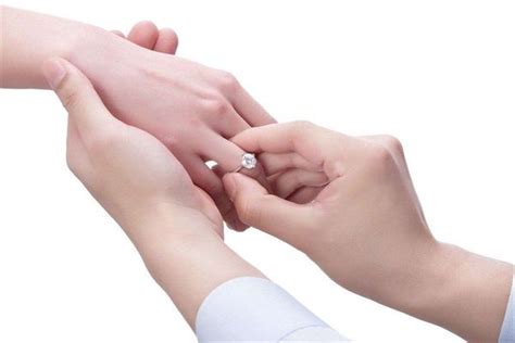 戒指一般戴在哪只手 男女戒指戴法及含义 - 中国婚博会官网