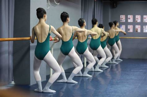 高一学舞蹈艺考可以吗 能考过吗 舞蹈艺考的优势有哪些?_2023舞蹈艺考最新资讯-舞蹈艺考培训就在舞研艺考！