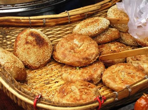 红、白马蹄，炸肉火烧...北京人最爱的17种烧饼，全吃过算我“酥”！|烧饼_新浪新闻