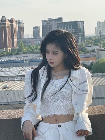 李艺璇图片