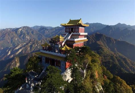 钟南山的支脉景区，古称太乙山，山形峭拔景色秀丽，就在西安
