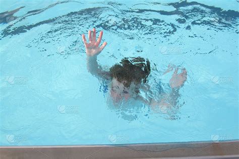 游泳池,人,儿童,危险,水,自然,沉没,溺水,游泳,活动