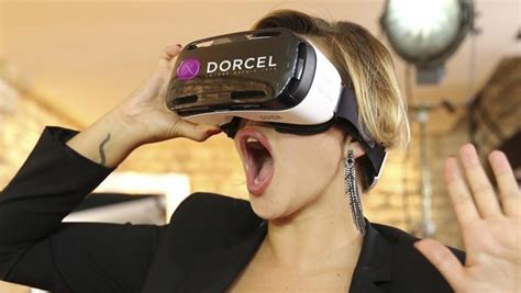 3D电影都弱爆了 看VR电影第一视角跟着主人公去历险_数码_腾讯网
