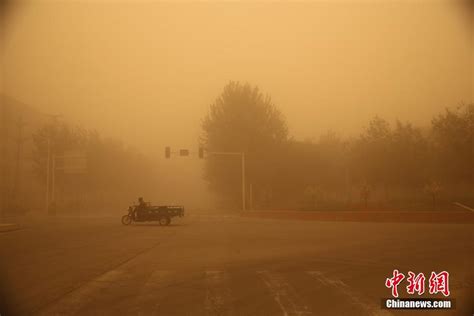 新疆南部出现沙尘天气-搜狐大视野-搜狐新闻