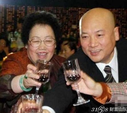 唐僧迟重瑞与妻子陈丽华携手亮相 盘点西游主演私照--文化--人民网
