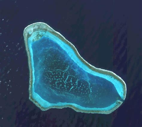 天然渔场黄岩岛，距海南700公里|海南|黄岩岛|礁盘_新浪新闻