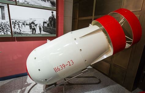 中国拥有320枚核弹头，不及美俄数量的一半，为何中国不多造点？__凤凰网