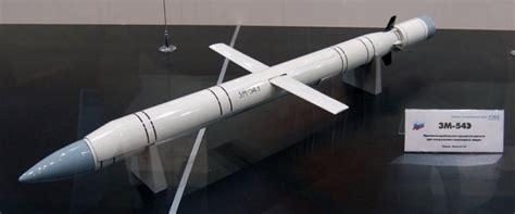 鹰击-18反舰导弹，三个世界之最：射程最远，掠海最低，突防最强_风闻