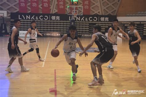 CBA直播：新疆男篮vs上海男篮视频直播