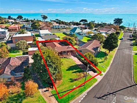 30 Dromana Parade, SAFETY BEACH VIC 3936