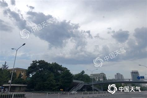雷阵雨+大风！北京两区发布预警_手机新浪网