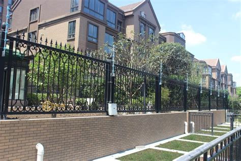 铝艺别墅护栏，佛山围栏工厂定制，小院护栏