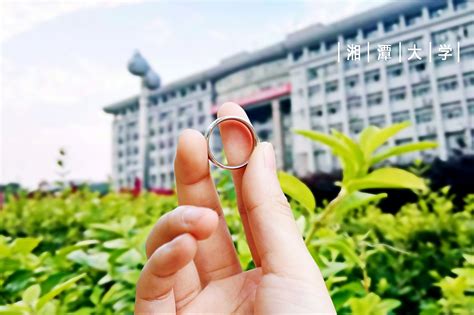 如何看待中国地质大学（北京）毕业礼物送戒指？ - 知乎