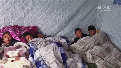 走进青海玛多地震救援现场：“所有的娃娃都要先安顿好”_凤凰网视频_凤凰网