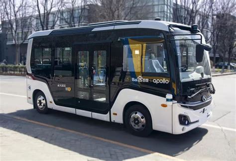 北京首批“无人驾驶公交车”上路了！安全吗？啥时能乘坐？|北京市|自动驾驶_新浪新闻