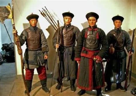 清朝士兵衣服上为何有“兵、勇、卒”，他们不是一家吗？