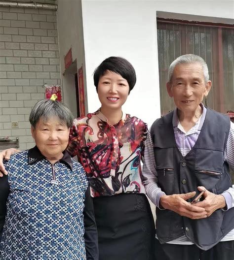 极目寻亲丨陕西女子被拐42年寻亲成功：直播间里被亲哥哥找到，78岁老父亲在家门口再次背起了她-新闻频道-和讯网