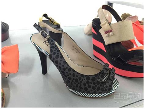 Kisscat女鞋集团特卖1折起 实拍报价 - 青岛新闻网